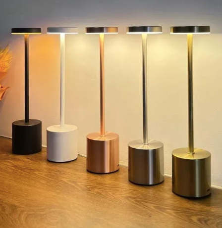 Lámpara Metálica Europea  💫  Luxur Max  ✨( Táctil, inalámbrica, 3 tonos luz)