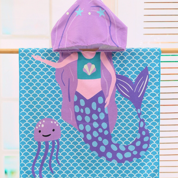 Toalla infantil tipo capa 🐙 ADVENTURE FRIENDS 🏖 (Tela suave y ultra absorbente)