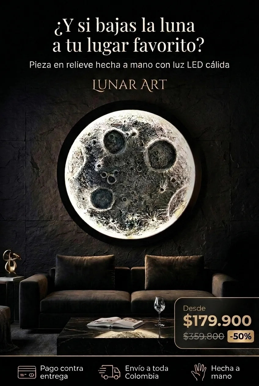 Luna LED en relieve LUNAR ART encendida en una sala oscura, desde $179.900